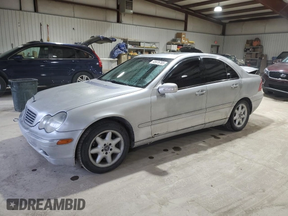 2002 Mercedes-Benz C 230/260/280/320 with VIN WDBRF64JX2E005125, listed as a Copart auction lot 45976765 with 257,456 mi miles and Salvage Title. Bid and sale history available at DreamBid. Image 1.