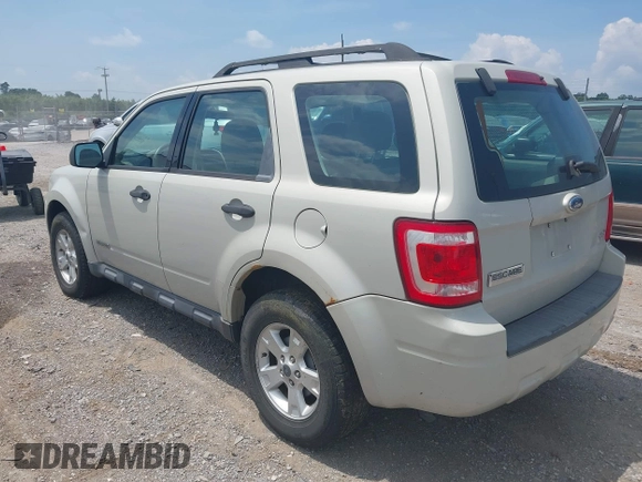 2008 Ford Escape XLS z VIN 1FMCU92Z98KB27360, wystawiony jako IAAI lot #42821934 z przebiegiem 168 647 mil mil oraz . Historia ofert i sprzedaży dostępna na DreamBid. Obrazek 3.