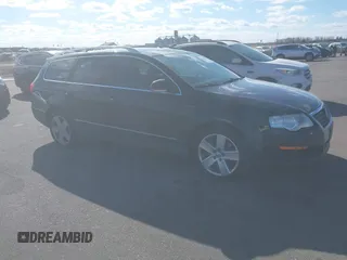 2009 Volkswagen Passat z VIN WVWXK73C59E047080, wystawiony jako IAAI lot #41605300 z przebiegiem 147 555 mil mil oraz . Historia ofert i sprzedaży dostępna na DreamBid. Obrazek 1.