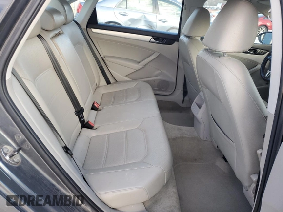2012 Volkswagen Passat SE z VIN 1VWBH7A31CC108162, wystawiony jako Copart lot #49001885 z przebiegiem 104 309 mil mil oraz Szkoda całkowita • Salvage title. Historia ofert i sprzedaży dostępna na DreamBid. Obrazek 10.