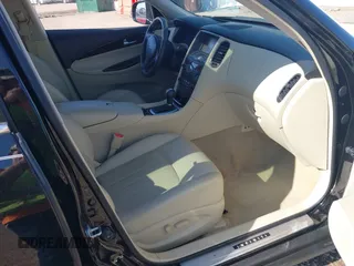 2017 Infiniti QX50 z VIN JN1BJ0RP6HM381642, wystawiony jako IAAI lot #42053175 z przebiegiem Nie podano mil oraz . Historia ofert i sprzedaży dostępna na DreamBid. Obrazek 5.
