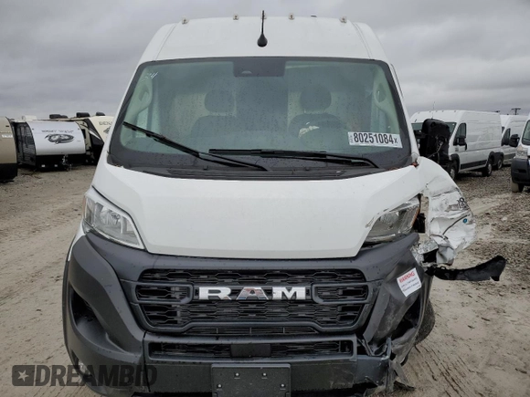 2024 Ram ProMaster Cargo Tradesman with VIN 3C6LRVDG5RE105345, listed as a Copart auction lot 80251084 with 2,440 mi miles and Non Repairable. Bid and sale history available at DreamBid. Image 5.
