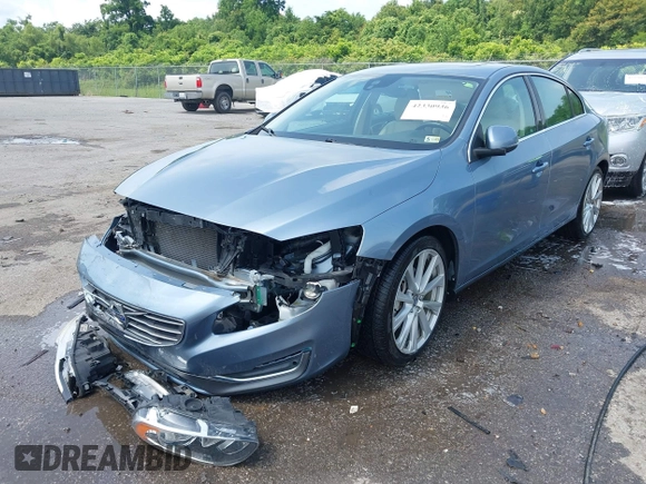 2017 Volvo S60 Inscription z VIN LYV402TK5HB196218, wystawiony jako IAAI lot #42330936 z przebiegiem 111 608 mil mil oraz . Historia ofert i sprzedaży dostępna na DreamBid. Obrazek 18.