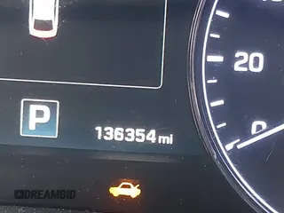 2017 Genesis G80 3.8L z VIN KMHGN4JE9HU175476, wystawiony jako IAAI lot #40933618 z przebiegiem 136 354 mil mil oraz . Historia ofert i sprzedaży dostępna na DreamBid. Obrazek 7.