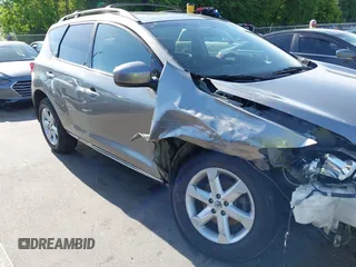 2010 Nissan Murano S z VIN JN8AZ1MU0AW001715, wystawiony jako IAAI lot #42203666 z przebiegiem 242 119 mil mil oraz . Historia ofert i sprzedaży dostępna na DreamBid. Obrazek 1.