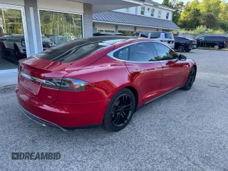 2013 Tesla Model S with VIN 5YJSA1CG5DFP18929, listed as a Copart auction lot 67245595 with 111,151 mi miles and Clean title. Bid and sale history available at DreamBid. Image 4.