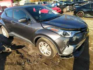 2019 Toyota C-HR XLE with VIN JTNKHMBX3K1034591, listed as a IAAI auction lot 40971538 with 135,200 mi miles. Bid and sale history available at carsss.com. Image 1.