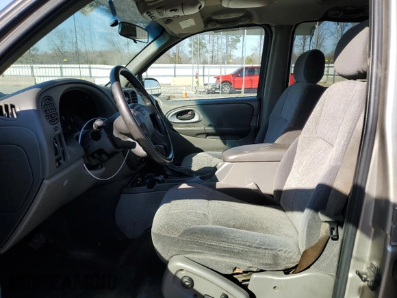2003 Chevrolet TrailBlazer EXT LT with VIN 1GNET16S236207283, listed as a Copart auction lot 43610295 with 185,788 mi miles and Salvage Title. Bid and sale history available at DreamBid. Image 7.