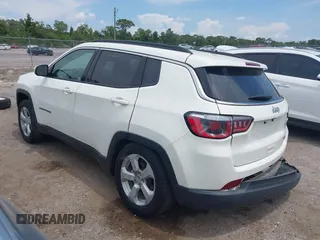 2018 Jeep Compass Latitude with VIN 3C4NJCBB8JT293444, listed as a IAAI auction lot 42372611 with 38,928 mi miles and . Bid and sale history available at DreamBid. Image 3.