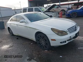 2006 Mercedes-Benz CLS-Class with VIN WDDDJ75X06A027933, listed as a IAAI auction lot 41449271 with 1 mi miles. Bid and sale history available at carsss.com. Image 1.