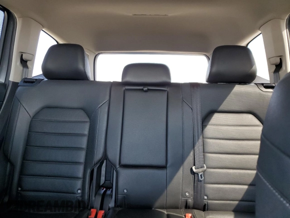 2019 Volkswagen Atlas SEL Premium z VIN 1V2NR2CA5KC524661, wystawiony jako Copart lot #50815745 z przebiegiem 134 940 mil mil oraz Szkoda całkowita • Salvage title. Historia ofert i sprzedaży dostępna na DreamBid. Obrazek 10.