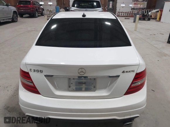 2013 Mercedes-Benz C-Class C 300 Sport with VIN WDDGF8AB7DA833263, listed as a IAAI auction lot 41904490 with 133,746 mi miles. Bid and sale history available at carsss.com. Image 16.
