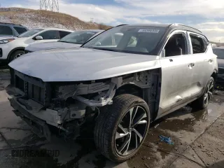 2019 Volvo XC40 R-Design with VIN YV4162UM0K2156524, listed as a Copart auction lot 44388335 with 62,200 mi miles and Salvage title. Bid and sale history available at DreamBid. Image 1.