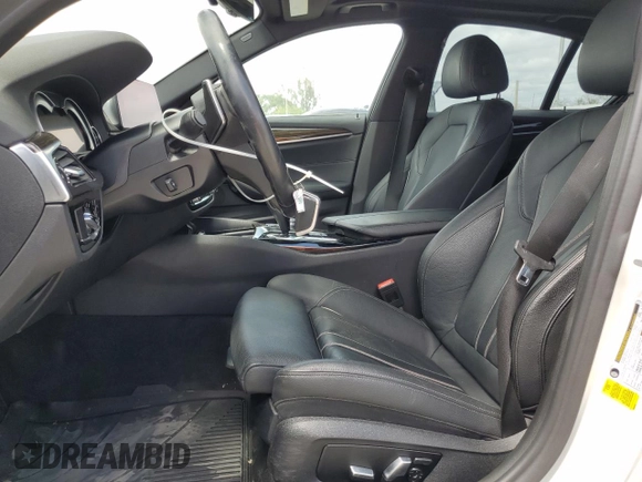 2019 BMW 5 Series 530i z VIN WBAJA5C54KWW26606, wystawiony jako Copart lot #53688285 z przebiegiem 43 454 mil mil oraz Nie do naprawy • Non repairable. Historia ofert i sprzedaży dostępna na DreamBid. Obrazek 7.