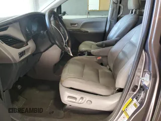 2015 Toyota Sienna XLE z VIN 5TDYK3DC5FS577227, wystawiony jako Copart lot #41766745 z przebiegiem 261 917 mil mil oraz Szkoda całkowita • Salvage title. Historia ofert i sprzedaży dostępna na DreamBid. Obrazek 7.