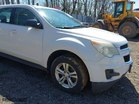 2012 Chevrolet Equinox LS with VIN 2GNFLCEK9C6101442, listed as a IAAI auction lot 42071000 with 135,764 mi miles. Bid and sale history available at carsss.com. Image 6.