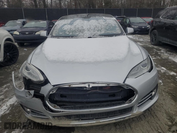 2013 Tesla Model S with VIN 5YJSA1AC9DFP10705, listed as a Copart auction lot 89394665 with Not Provided miles and Salvage Title. Bid and sale history available at carsss.com. Image 5.