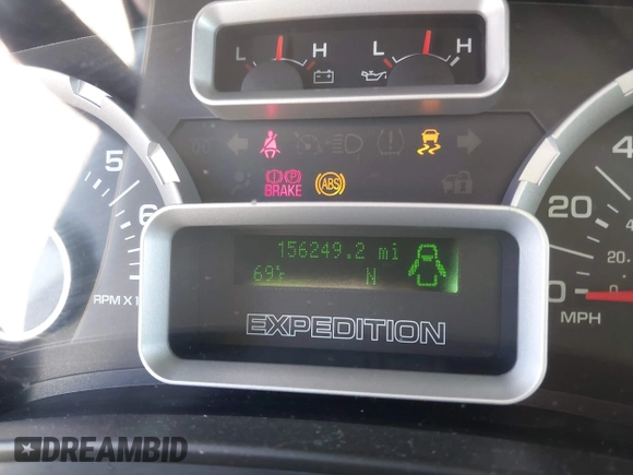 2010 Ford Expedition SSV with VIN 1FMJU1G55AEA14962, listed as a IAAI auction lot 41456265 with 156,249 mi miles and . Bid and sale history available at DreamBid. Image 7.