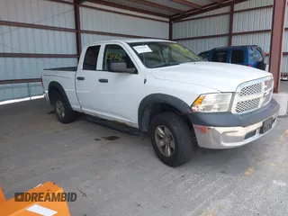 2014 Ram 1500 Tradesman z VIN 1C6RR7FG9ES242623, wystawiony jako IAAI lot #42549106 z przebiegiem 223 194 mil mil oraz . Historia ofert i sprzedaży dostępna na DreamBid. Obrazek 1.