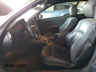 2007 BMW 3 Series 335i z VIN WBAWL73527PX47258, wystawiony jako Copart lot #57913465 z przebiegiem 122 592 mil mil oraz Szkoda całkowita • Salvage title. Historia ofert i sprzedaży dostępna na DreamBid. Obrazek 7.