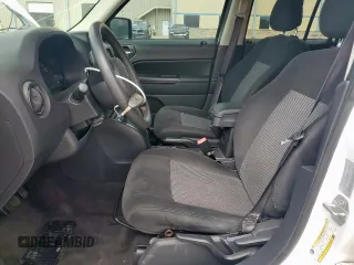 2017 Jeep Patriot Latitude with VIN 1C4NJPFB2HD184396, listed as a Copart auction lot 59564425 with 150,461 mi miles and Salvage title. Bid and sale history available at DreamBid. Image 7.