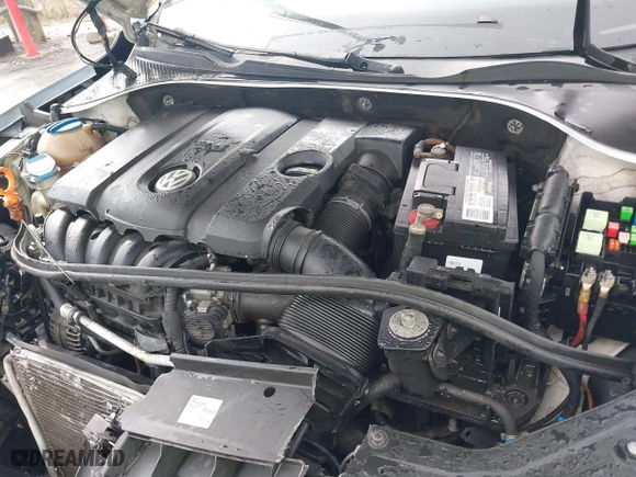 2013 Volkswagen Passat SE with VIN 1VWBP7A39DC070202, listed as a IAAI auction lot 41555860 with 149,091 mi miles. Bid and sale history available at carsss.com. Image 10.