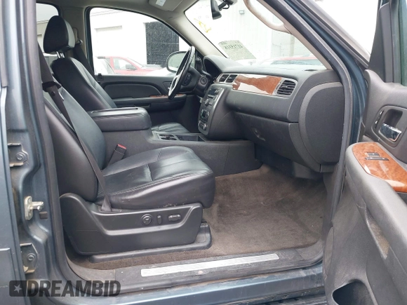2008 GMC Yukon XL SLT 4SB z VIN 1GKFK163X8J238038, wystawiony jako IAAI lot #41715318 z przebiegiem 53 474 mil mil oraz . Historia ofert i sprzedaży dostępna na DreamBid. Obrazek 5.