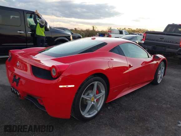 2011 Ferrari 458 Italia z VIN ZFF67NFA4B0179652, wystawiony jako IAAI lot #40499917 z przebiegiem Nie podano mil oraz . Historia ofert i sprzedaży dostępna na DreamBid. Obrazek 4.