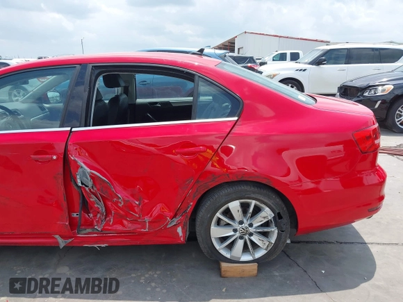 2015 Volkswagen Jetta SE with VIN 3VWD07AJ3FM275737, listed as a IAAI auction lot 42098894 with 131,716 mi miles and . Bid and sale history available at DreamBid. Image 17.