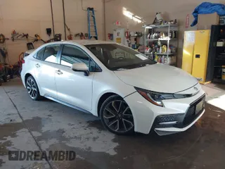 2020 Toyota Corolla SE with VIN JTDS4RCE3LJ006088, listed as a IAAI auction lot 40927070 with 59,824 mi miles. Bid and sale history available at carsss.com. Image 1.