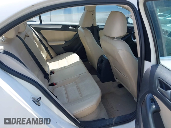 2013 Volkswagen Jetta SE with VIN 3VWDP7AJ2DM368385, listed as a IAAI auction lot 42144936 with 105,621 mi miles and . Bid and sale history available at DreamBid. Image 8.