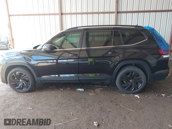 2022 Volkswagen Atlas SE with VIN 1V2KR2CA8NC550050, listed as a IAAI auction lot 42099174 with 55,967 mi miles and . Bid and sale history available at DreamBid. Image 15.