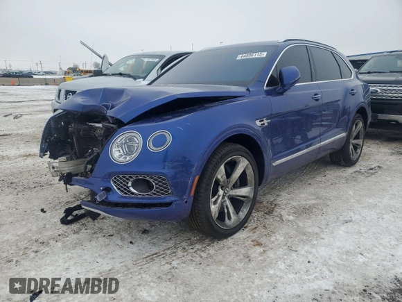 2017 Bentley Bentayga W12 z VIN SJAAC2ZV2HC014080, wystawiony jako Copart lot #44806115 z przebiegiem 63 077 mil mil oraz Szkody całkowita. Historia ofert i sprzedaży dostępna na DreamBid. Obrazek 1.