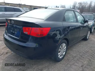 2011 Kia Forte LX with VIN KNAFT4A29B5428015, listed as a IAAI auction lot 42021564 with 175,261 mi miles. Bid and sale history available at carsss.com. Image 4.