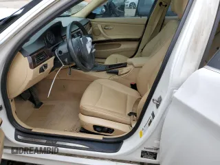 2011 BMW 3 Series 335d z VIN WBAPN7C58BA950567, wystawiony jako Copart lot #51859515 z przebiegiem Nie podano mil oraz Szkoda całkowita • Salvage title. Historia ofert i sprzedaży dostępna na DreamBid. Obrazek 7.
