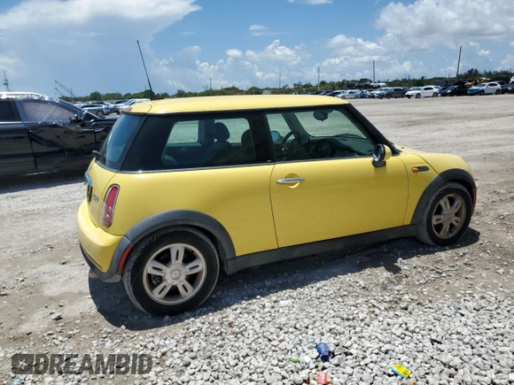 2006 MINI Hardtop with VIN WMWRC33556TJ75369, listed as a Copart auction lot 61793745 with 60,194 mi miles and Clean title. Bid and sale history available at DreamBid. Image 3.