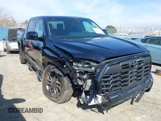 2024 Toyota Tundra Limited z VIN 5TFWA5DB7RX232292, wystawiony jako IAAI lot #41609904 z przebiegiem 15 102 mil mil oraz . Historia ofert i sprzedaży dostępna na DreamBid. Obrazek 1.