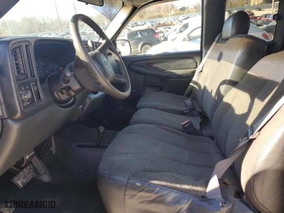 2000 Chevrolet Silverado 1500 LS with VIN 2GCEK19TXY1364347, listed as a Copart auction lot 82390404 with 197,959 mi miles and Non Repairable. Bid and sale history available at carsss.com. Image 7.