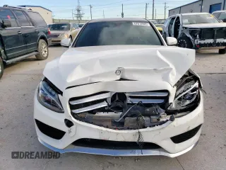2015 Mercedes-Benz C 300 z VIN 55SWF4JB5FU068688, wystawiony jako Copart lot #57810905 z przebiegiem 108 039 mil mil oraz Szkoda całkowita • Salvage title. Historia ofert i sprzedaży dostępna na DreamBid. Obrazek 5.