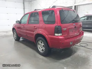 2005 Ford Escape Limited with VIN 1FMYU94115KB50317, listed as a IAAI auction lot 41852013 with 161,181 mi miles. Bid and sale history available at carsss.com. Image 3.