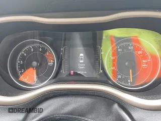 2017 Jeep Cherokee Latitude с VIN 1C4PJMCS6HW649441, выставлен на аукционе IAAI как лот 42286967 с пробегом 68 742 миль миль и . История ставок и продаж доступна на DreamBid. Изображение 7.