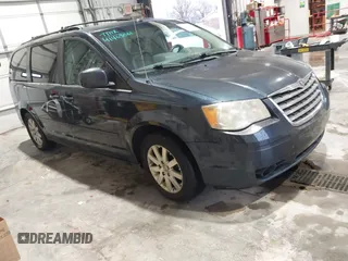 2008 Chrysler Town & Country Touring with VIN 2A8HR54P38R684386, listed as a IAAI auction lot 41463061 with 140,392 mi miles. Bid and sale history available at carsss.com. Image 1.