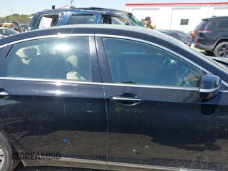 2015 Hyundai Genesis 3.8L z VIN KMHGN4JEXFU021307, wystawiony jako IAAI lot #41925165 z przebiegiem 128 921 mil mil oraz . Historia ofert i sprzedaży dostępna na DreamBid. Obrazek 13.