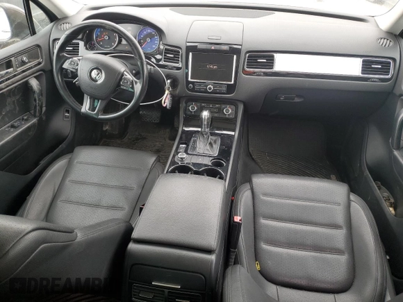 2012 Volkswagen Touareg Sport z VIN WVGEF9BP8CD006057, wystawiony jako Copart lot #47739265 z przebiegiem 213 580 mil mil oraz Szkoda całkowita • Salvage title. Historia ofert i sprzedaży dostępna na DreamBid. Obrazek 8.