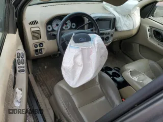 2004 Ford Escape Limited with VIN 1FMCU94184KB37525, listed as a Copart auction lot 49971575 with 0 mi miles and Salvage Title. Bid and sale history available at carsss.com. Image 8.