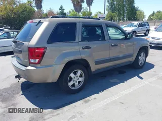 2005 Jeep Grand Cherokee Laredo with VIN 1J4GR48K25C501943, listed as a IAAI auction lot 42767465 with 132,247 mi miles and . Bid and sale history available at DreamBid. Image 4.