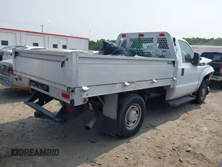 2015 Ford F-250 XL с VIN 1FDBF2A67FEC83574, выставлен на аукционе IAAI как лот 42420200 с пробегом Не указан миль и . История ставок и продаж доступна на DreamBid. Изображение 4.
