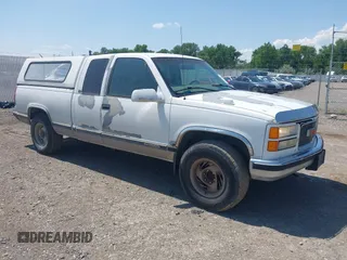 1997 GMC Sierra 1500 with VIN 2GDEK19R6V1529581, listed as a IAAI auction lot 42559909 with 228,225 mi miles and . Bid and sale history available at DreamBid. Image 1.