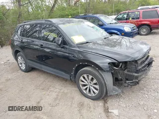 2018 Volkswagen Tiguan S с VIN 3VV1B7AX1JM076071, выставлен на аукционе IAAI как лот 42043311 с пробегом 107 883 миль миль и . История ставок и продаж доступна на DreamBid. Изображение 1.