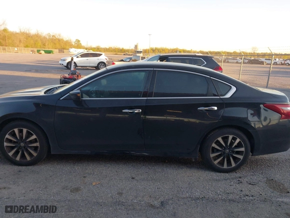 2018 Nissan Altima 2.5 SV with VIN 1N4AL3AP2JC103600, listed as a IAAI auction lot 41833390 with 276,014 mi miles. Bid and sale history available at carsss.com. Image 14.